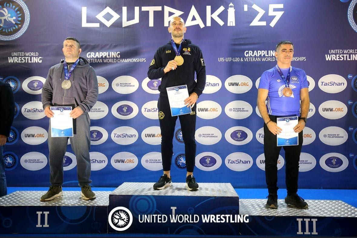 Podium des championnats du monde de grappling vétéran UWW à Loutraki